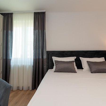Apartment Kambel Каштела Екстер'єр фото